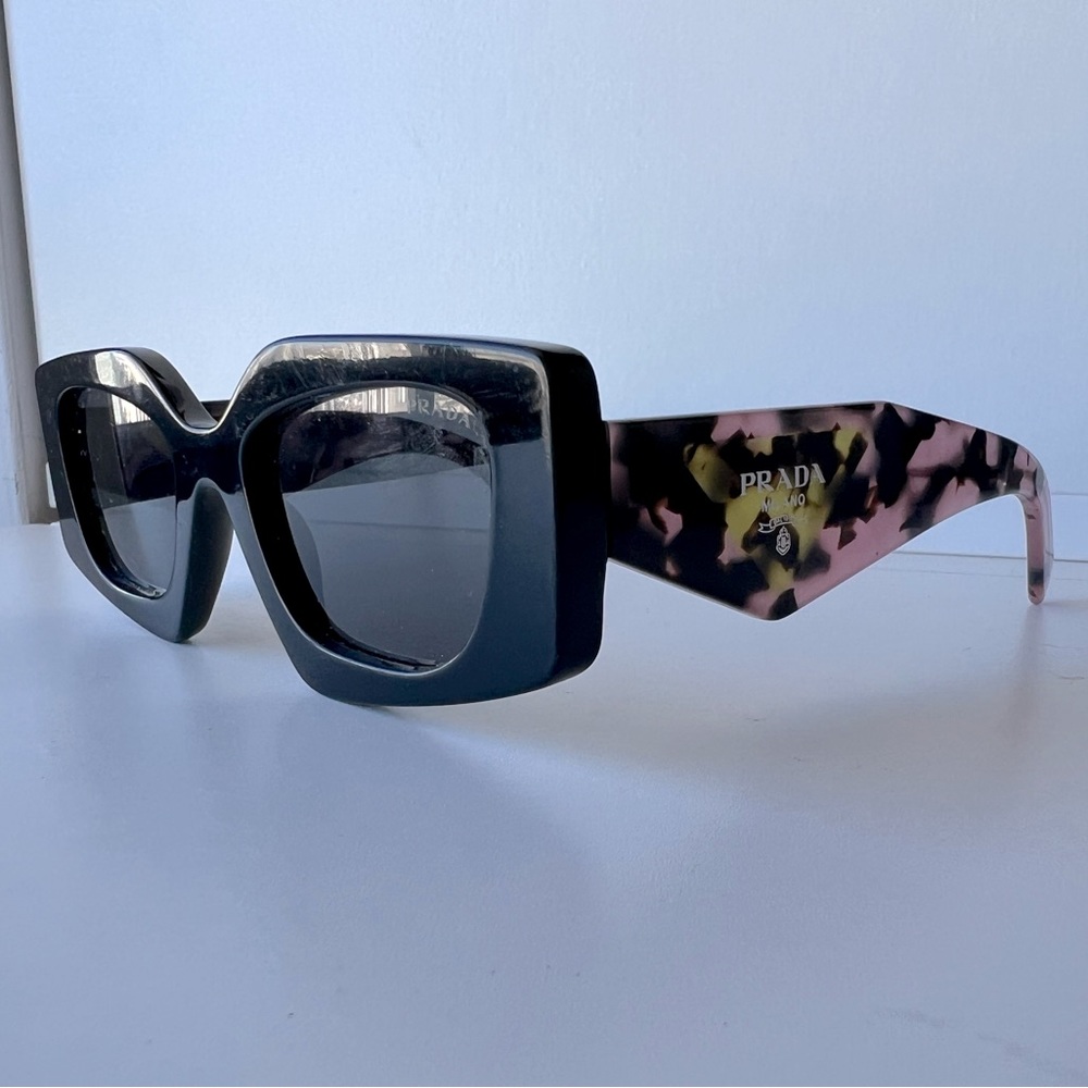 Women’s Prada sunglasses cheetah pink